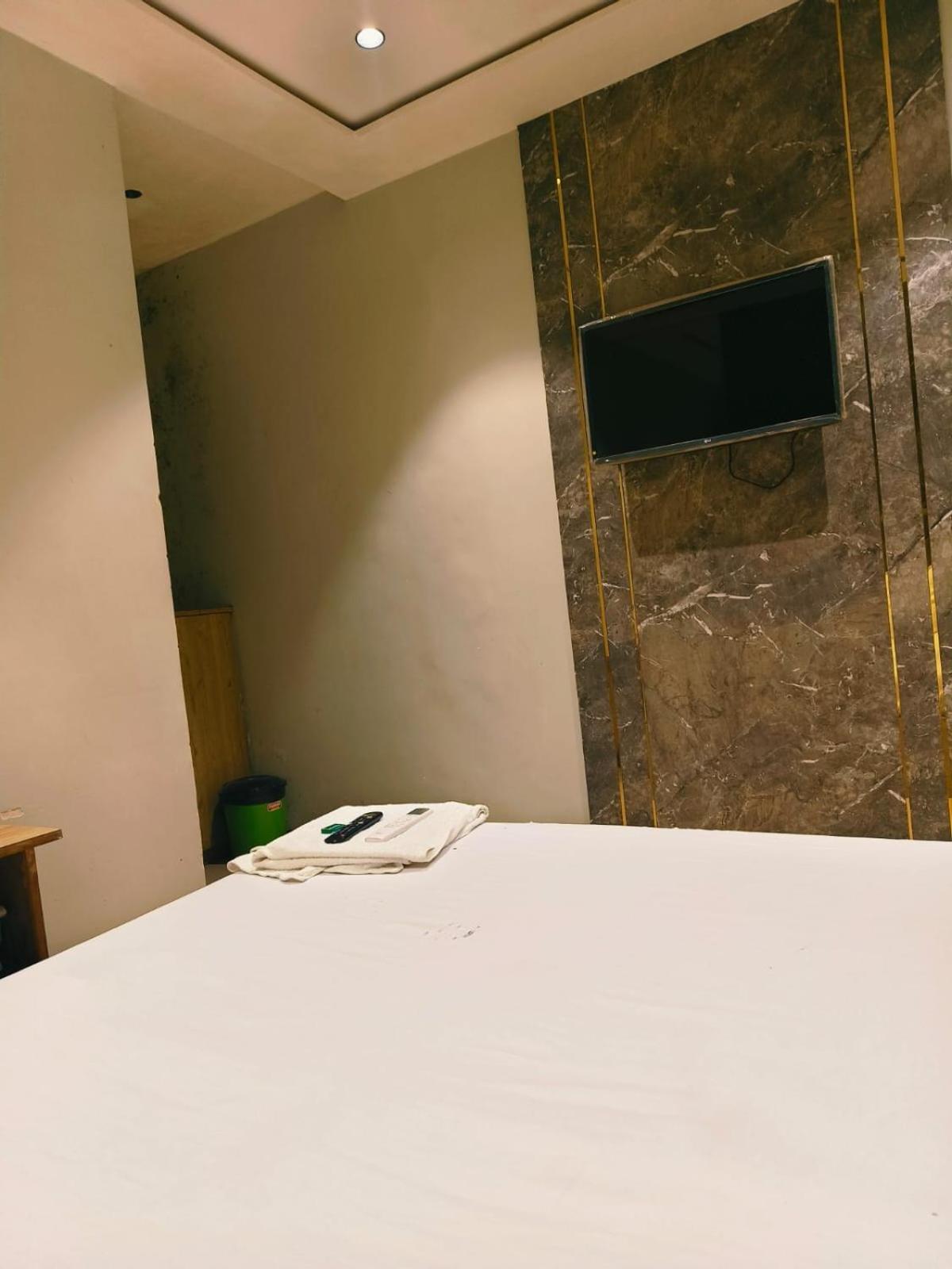 Hotel Sunrise Residency Мумбаї Екстер'єр фото